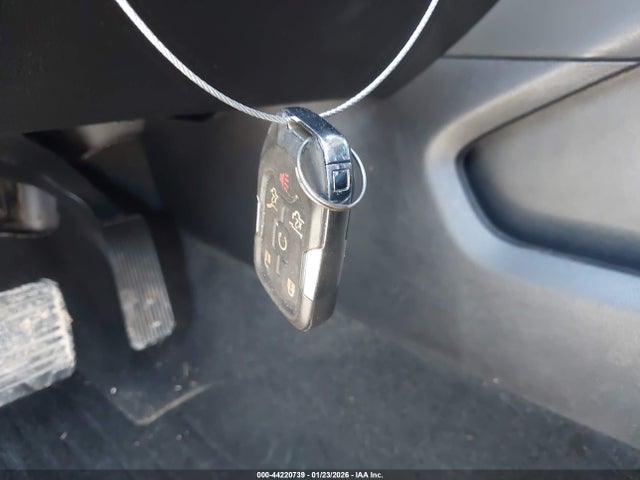 1GNSCCKJ2JR401996 Chevrolet Tahoe Premier