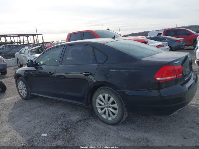 Продажа на аукционе авто 2013 Volkswagen Passat S, vin: 1VWAH7A34DC094609, номер лота: 44220752