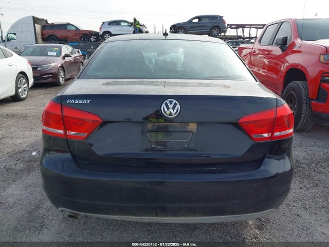 Продажа на аукционе авто 2013 Volkswagen Passat S, vin: 1VWAH7A34DC094609, номер лота: 44220752