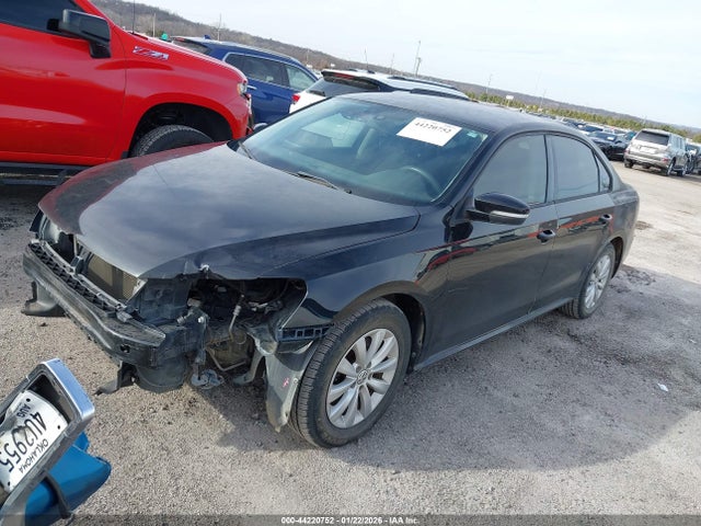 Продажа на аукционе авто 2013 Volkswagen Passat S, vin: 1VWAH7A34DC094609, номер лота: 44220752