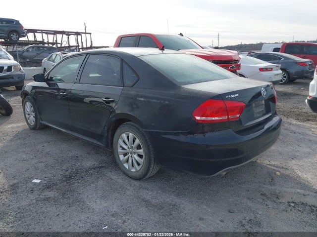 Продажа на аукционе авто 2013 Volkswagen Passat S, vin: 1VWAH7A34DC094609, номер лота: 44220752