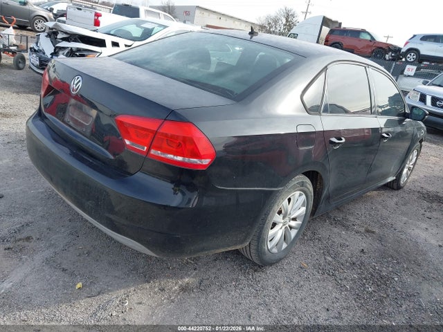 Продажа на аукционе авто 2013 Volkswagen Passat S, vin: 1VWAH7A34DC094609, номер лота: 44220752