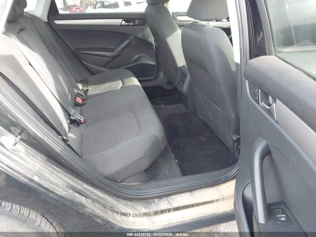 Продажа на аукционе авто 2013 Volkswagen Passat S, vin: 1VWAH7A34DC094609, номер лота: 44220752