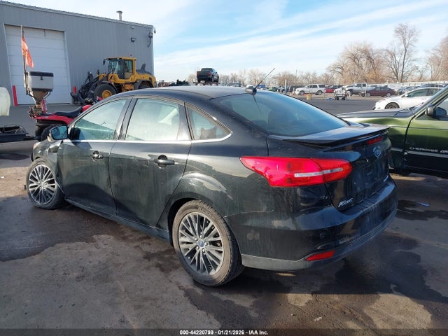 2015 FORD FOCUS 1FADP3J21FL241223 Photo 2