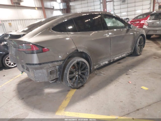2016 TESLA MODEL X 5YJXCAE24GF008216 Photo 3