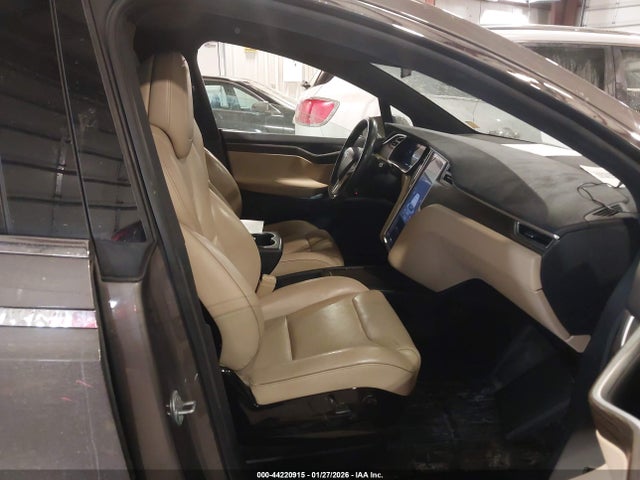 2016 TESLA MODEL X 5YJXCAE24GF008216 Photo 4