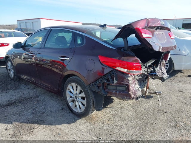 2018 KIA OPTIMA 5XXGU4L39JG234394 Photo 2