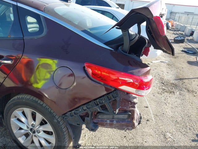 2018 KIA OPTIMA 5XXGU4L39JG234394 Photo 5