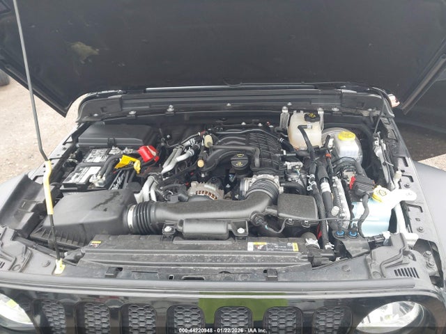 1C4HJXDGXMW820203 Jeep Wrangler Unlimited Sport 4x4