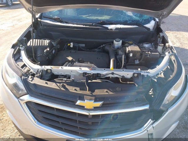 2GNAXKEX0J6154662 Chevrolet EQUINOX LT