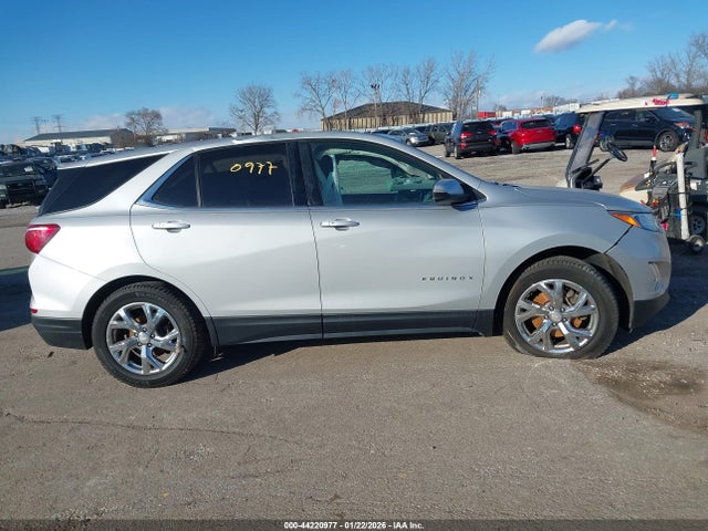2GNAXKEX0J6154662 Chevrolet EQUINOX LT