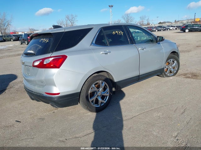 2GNAXKEX0J6154662 Chevrolet EQUINOX LT