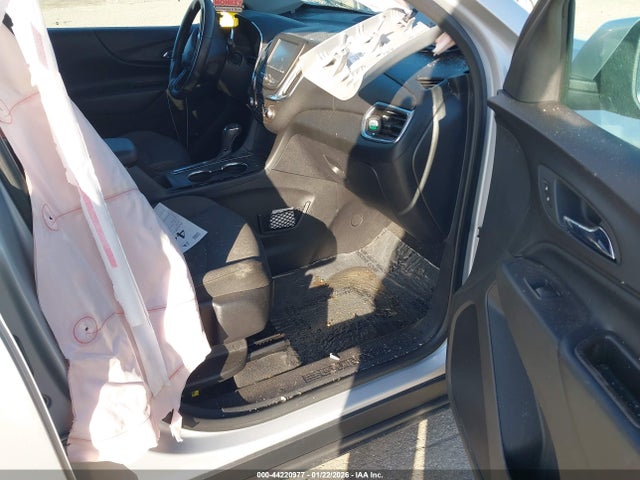 2GNAXKEX0J6154662 Chevrolet EQUINOX LT