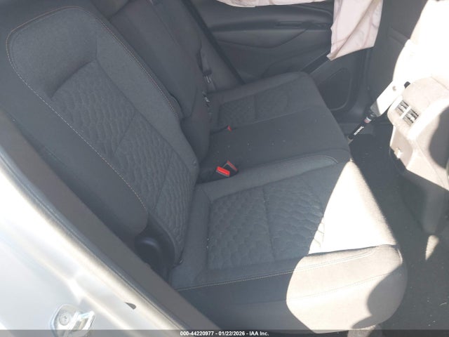 2GNAXKEX0J6154662 Chevrolet EQUINOX LT