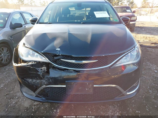 2C4RC1BG2HR523116 Chrysler Pacifica Touring-l