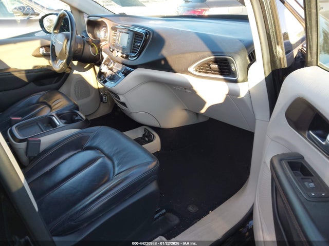 2C4RC1BG2HR523116 Chrysler Pacifica Touring-l