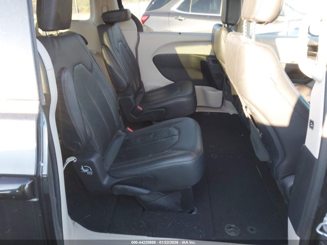 2C4RC1BG2HR523116 Chrysler Pacifica Touring-l