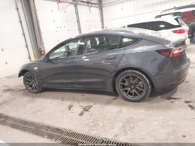 Tesla Model 3 Long Range Dual Motor All-wheel Drive 2022 5YJ3E1EB0NF192205 Image 14