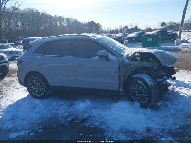 Продажа на аукционе авто 2022 Porsche Cayenne S/s Platinum Edition, vin: WP1AB2AY4NDA32074, номер лота: 44221052
