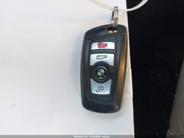 44221123 :رقم المزاد ، WBA5A5C55GG353498 vin ، 2016 Bmw 528i مزاد بيع