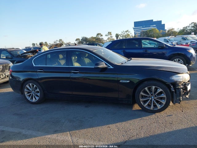 44221123 :رقم المزاد ، WBA5A5C55GG353498 vin ، 2016 Bmw 528i مزاد بيع