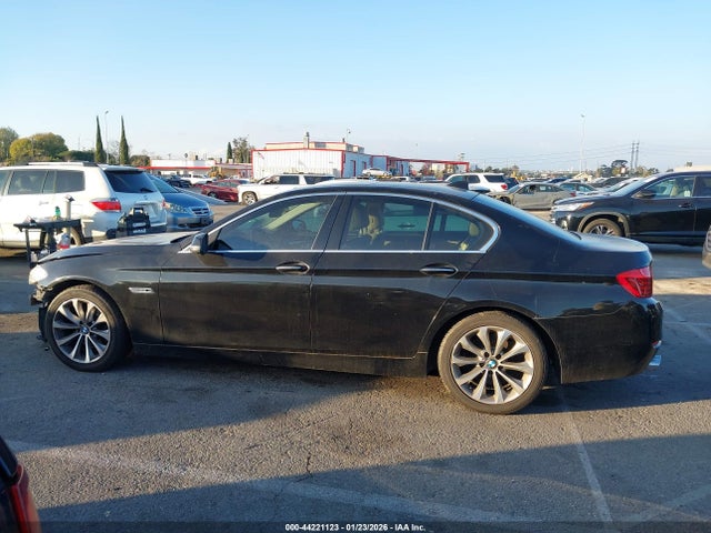 44221123 :رقم المزاد ، WBA5A5C55GG353498 vin ، 2016 Bmw 528i مزاد بيع