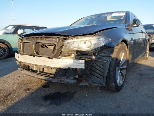 44221123 :رقم المزاد ، WBA5A5C55GG353498 vin ، 2016 Bmw 528i مزاد بيع