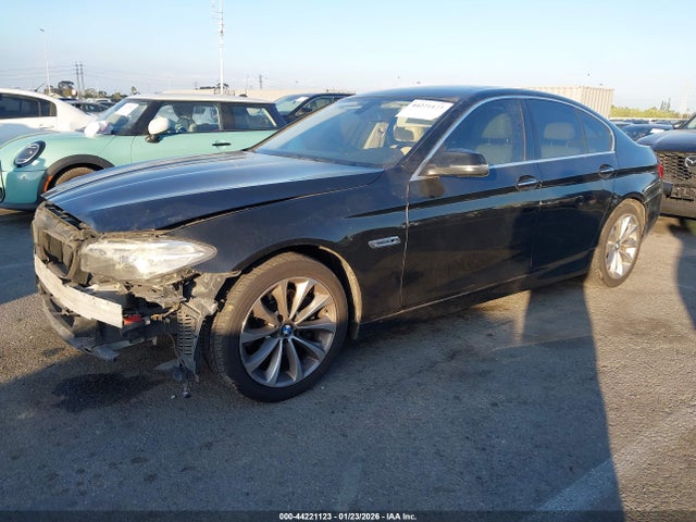 44221123 :رقم المزاد ، WBA5A5C55GG353498 vin ، 2016 Bmw 528i مزاد بيع