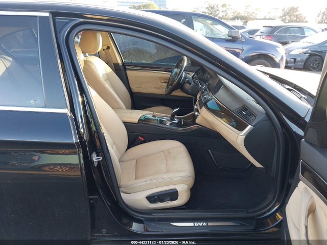 44221123 :رقم المزاد ، WBA5A5C55GG353498 vin ، 2016 Bmw 528i مزاد بيع