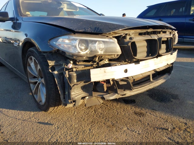 44221123 :رقم المزاد ، WBA5A5C55GG353498 vin ، 2016 Bmw 528i مزاد بيع