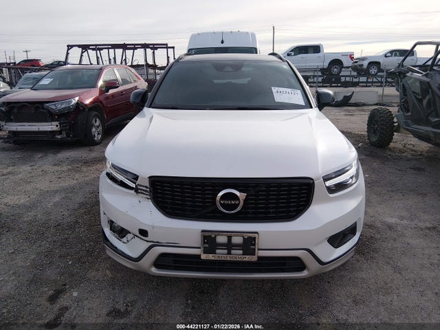 2021 Volvo Xc40 T5 R-design მანქანა იყიდება აუქციონზე, vin: YV4162UM3M2394113, აუქციონის ნომერი: 44221127