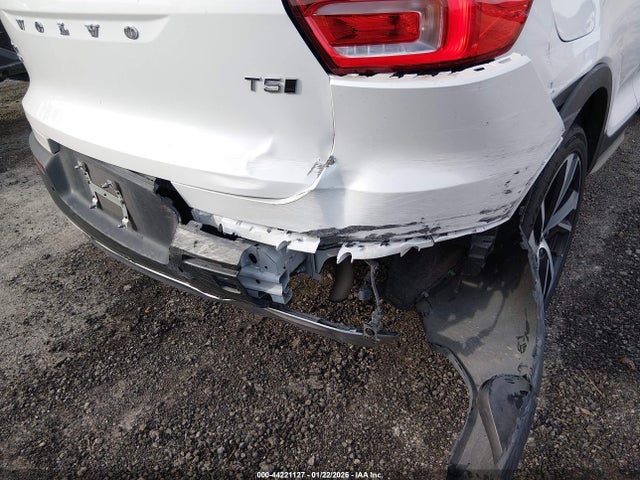 2021 Volvo Xc40 T5 R-design მანქანა იყიდება აუქციონზე, vin: YV4162UM3M2394113, აუქციონის ნომერი: 44221127