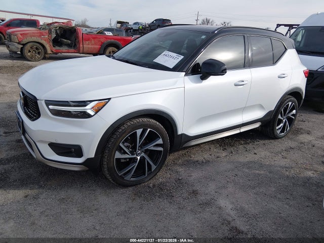 2021 Volvo Xc40 T5 R-design მანქანა იყიდება აუქციონზე, vin: YV4162UM3M2394113, აუქციონის ნომერი: 44221127