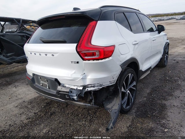 2021 Volvo Xc40 T5 R-design მანქანა იყიდება აუქციონზე, vin: YV4162UM3M2394113, აუქციონის ნომერი: 44221127