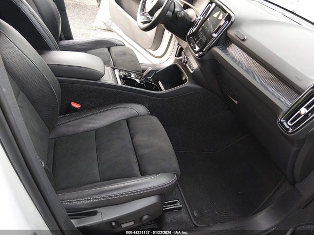 2021 Volvo Xc40 T5 R-design მანქანა იყიდება აუქციონზე, vin: YV4162UM3M2394113, აუქციონის ნომერი: 44221127