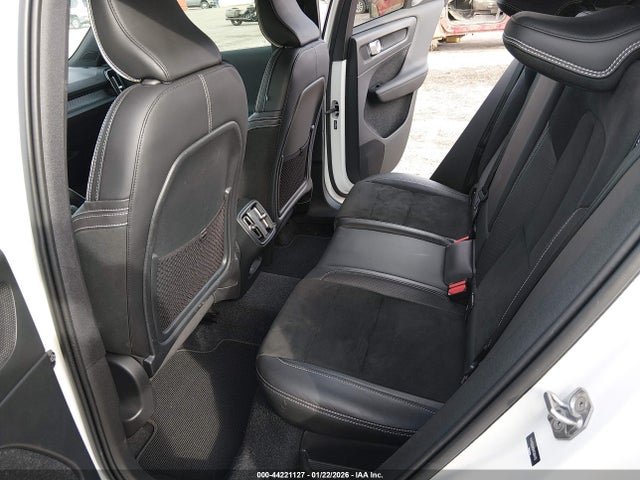2021 Volvo Xc40 T5 R-design მანქანა იყიდება აუქციონზე, vin: YV4162UM3M2394113, აუქციონის ნომერი: 44221127