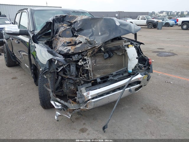 1C6RREDT5KN924137 RAM 1500 Laramie 4x2 6&#039;4 Box