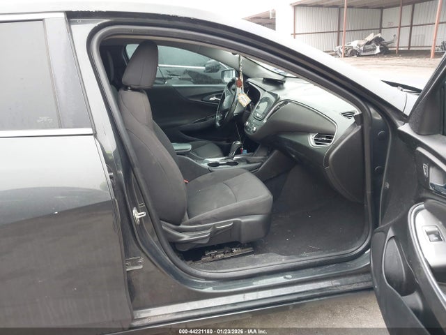 2017 CHEVROLET MALIBU 1G1ZE5ST2HF213529 Photo 4