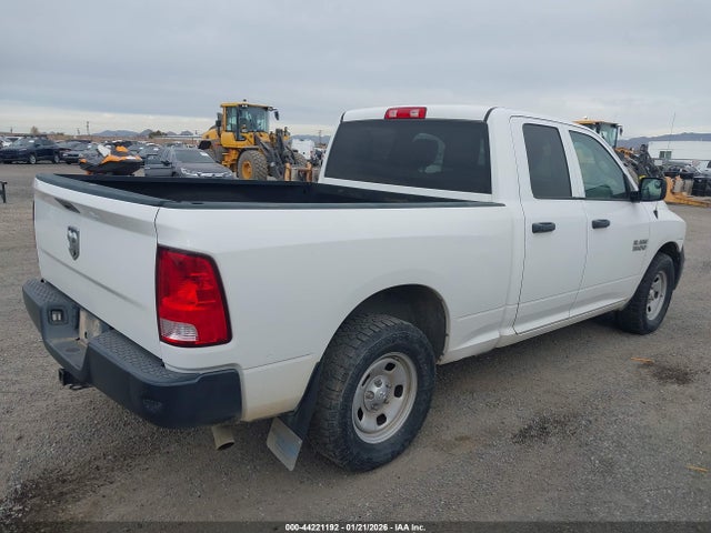 2017 RAM 1500 1C6RR6FG2HS542566 Photo 3