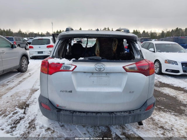 JTMZFREV5FD056385 Toyota RAV4 LE