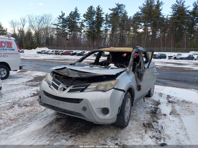 JTMZFREV5FD056385 Toyota RAV4 LE