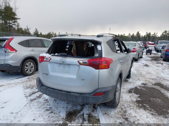 JTMZFREV5FD056385 Toyota RAV4 LE