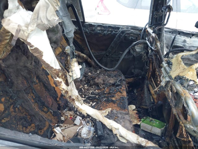 JTMZFREV5FD056385 Toyota RAV4 LE