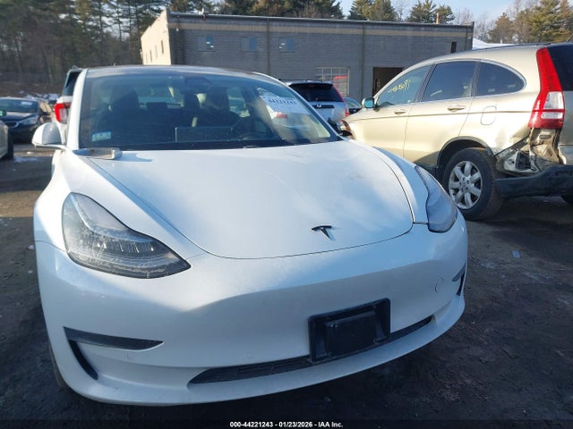 5YJ3E1EB7JF072699 Tesla Model 3 Long Range/performance
