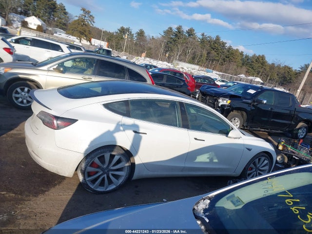 5YJ3E1EB7JF072699 Tesla Model 3 Long Range/performance