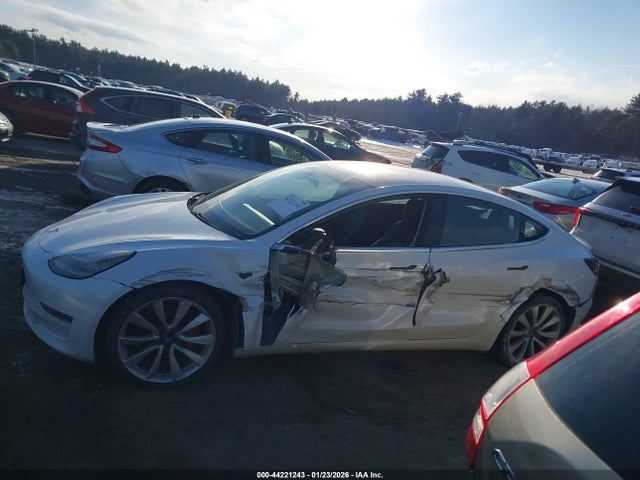 5YJ3E1EB7JF072699 Tesla Model 3 Long Range/performance