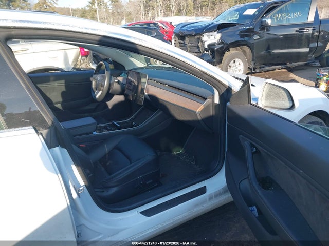 2018 TESLA MODEL 3 5YJ3E1EB7JF072699 Photo 4