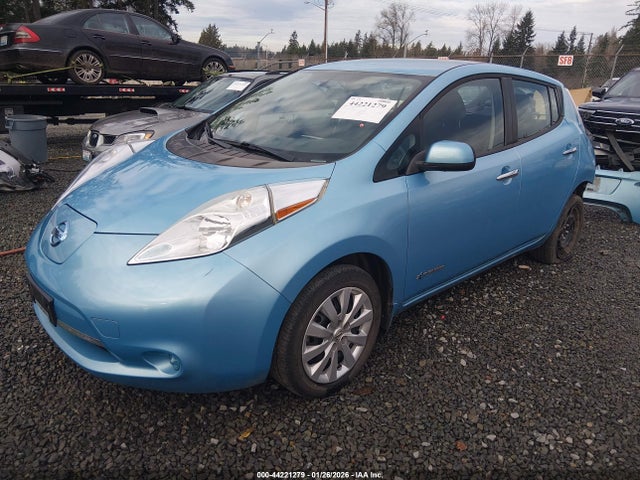 Nissan LEAF S 2015 1N4AZ0CP3FC310014 Image 2