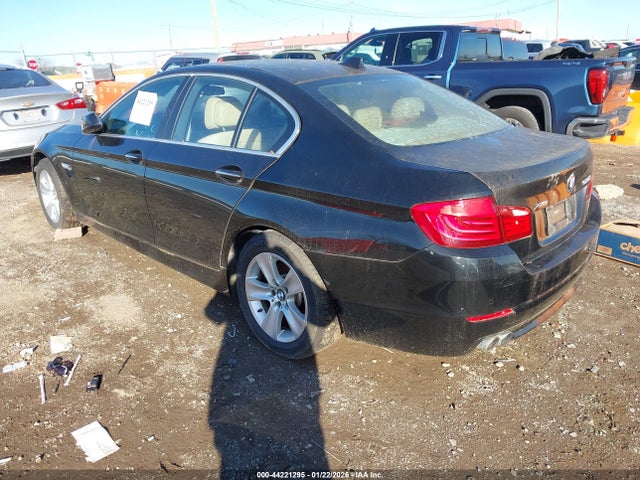 2013 BMW 528I WBAXH5C58DD108504 Photo 2