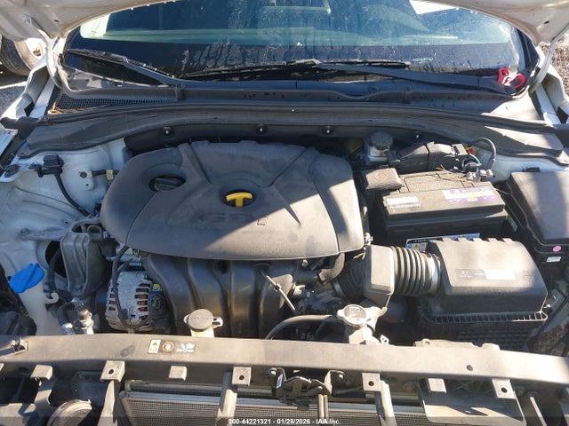 KMHH35LE5JU041261 Hyundai ELANTRA GT